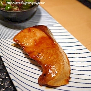 ぶりのみりん漬け 冷凍保存とフライパンでの焼き方 レシピ 作り方 By Si Ze2k 楽天レシピ ぶりのみりん漬け 冷凍保存とフライパンでの焼き方 レシピ 作り方 By Si Ze2k 楽天レシピ
